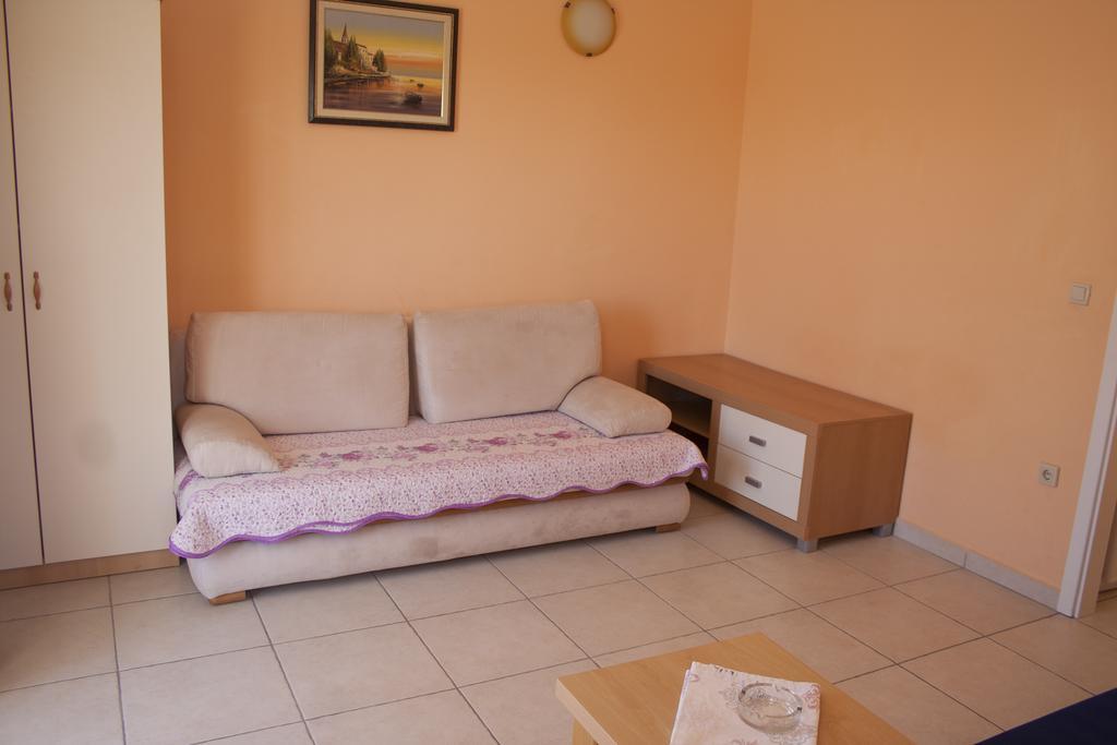Apartment Mirage *