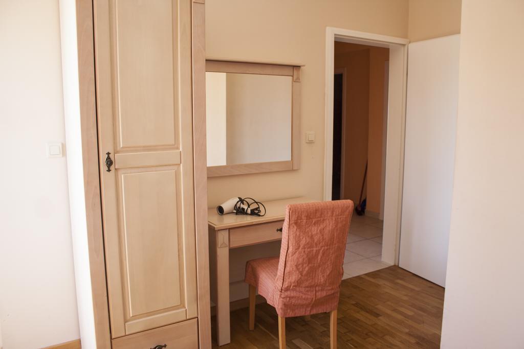 Apartment Mirage